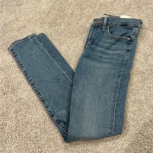 Levi’s 311 Shaping Skinny Jean